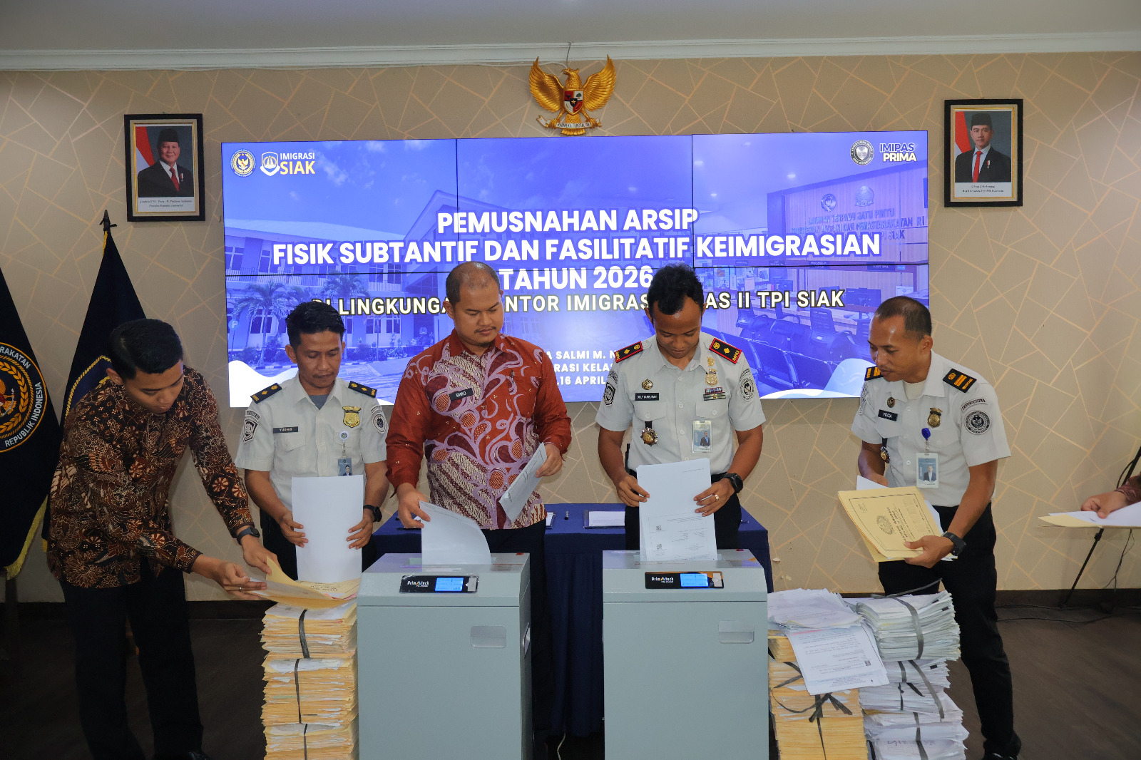 pemusnahan arsip 2